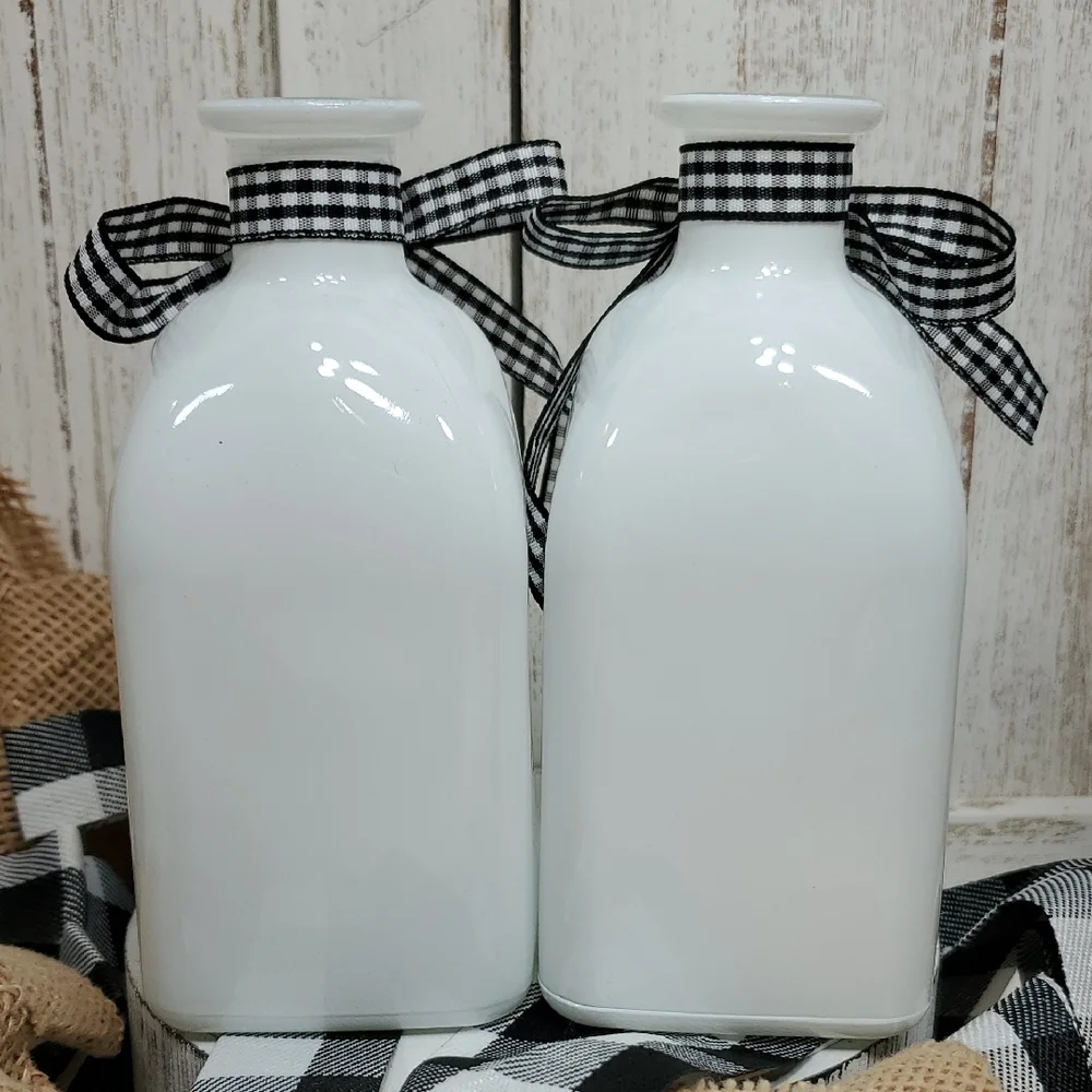 NEW White Bud Vases Buffalo Plaid Ribbon with Key & Heart Charms Country Bottles - Picture 3 of 8